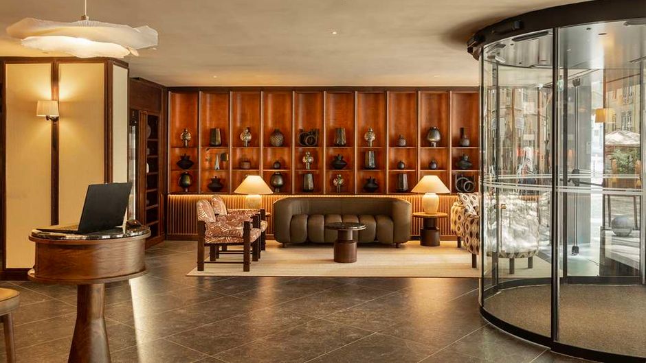 SANA Executive Hotel Lobby