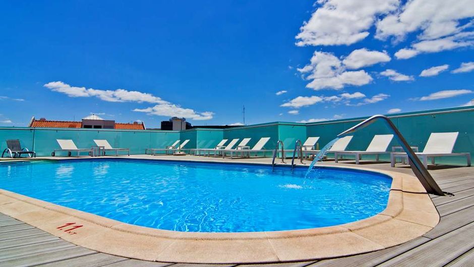 SANA Reno Hotel Pool