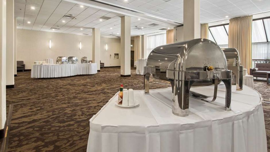 BW Premier Calgary Plaza Hotel-Conf Cntr Meeting