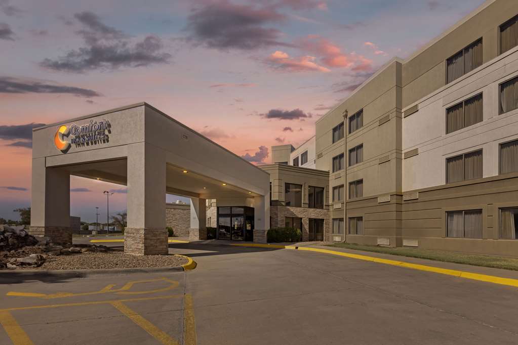 Holiday Inn Express Wichita North Park City KS Meeting Rooms