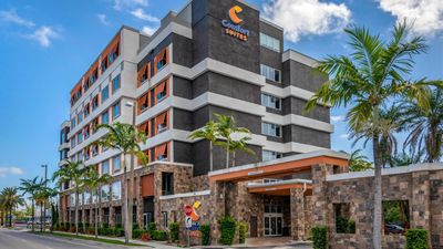 Comfort Suites Ft. Airport & Cruise Port