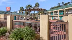 Econo Lodge Inn & Suites Hardeeville