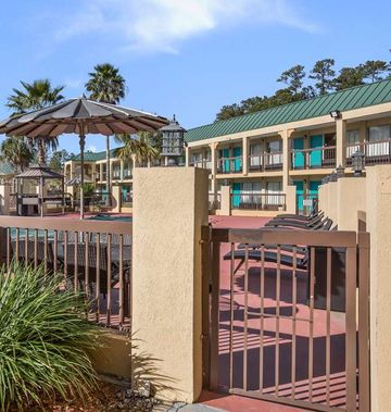 Econo Lodge Inn & Suites Hardeeville