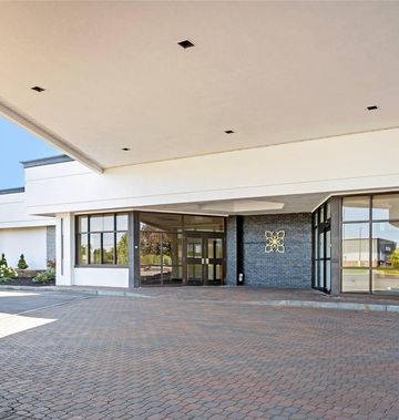 The Lux Hotel & Conference Ctr, Ascend