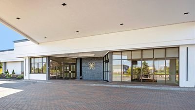 The Lux Hotel & Conference Ctr, Ascend