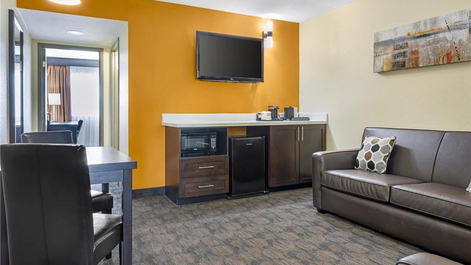 Quality Inn & Suites Bathurst Suite