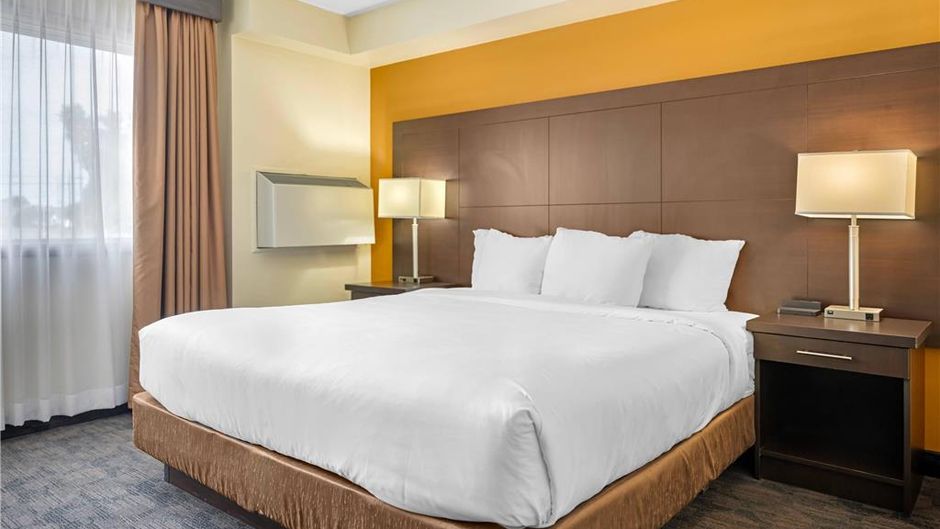 Quality Inn & Suites Bathurst Suite