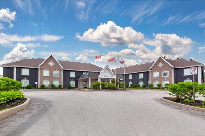 Quality Inn & Suites Oakville, ON