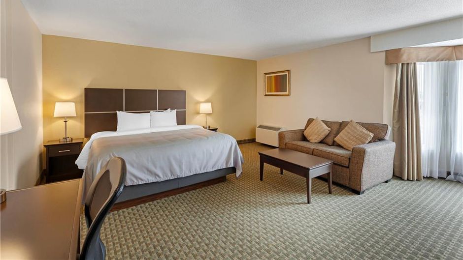 Quality Inn & Suites Brampton Suite