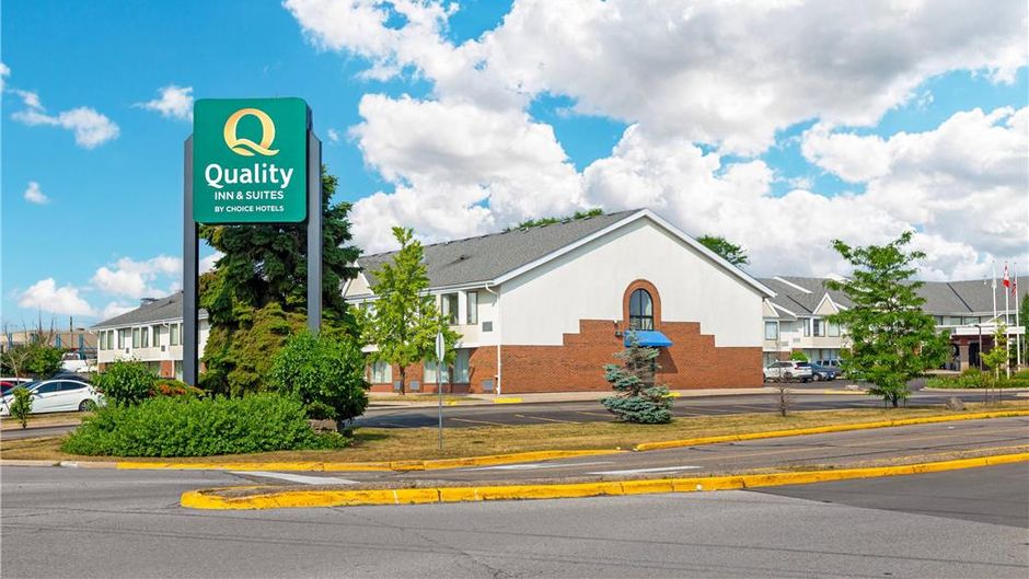 Quality Inn & Suites Brampton Exterior