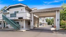 Quality Inn & Suites Bainbridge Is