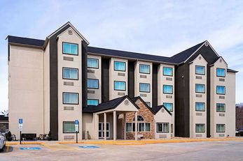 Quality Inn & Suites Robbinsville
