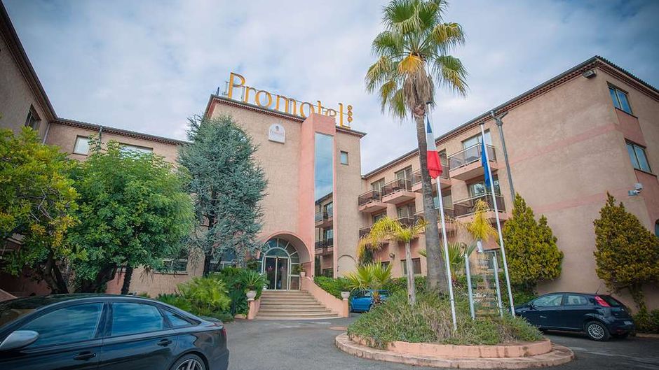 Promotel Hotel Exterior