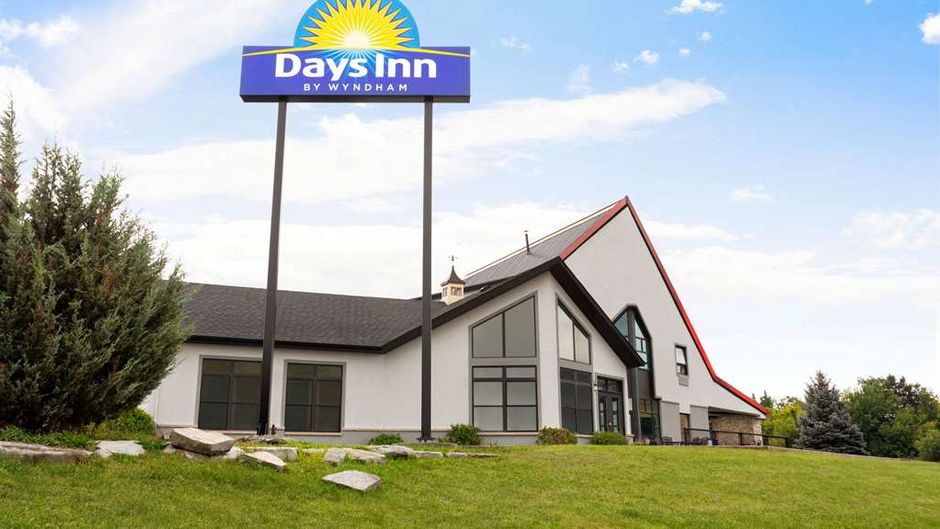 Days Inn Kingston Exterior
