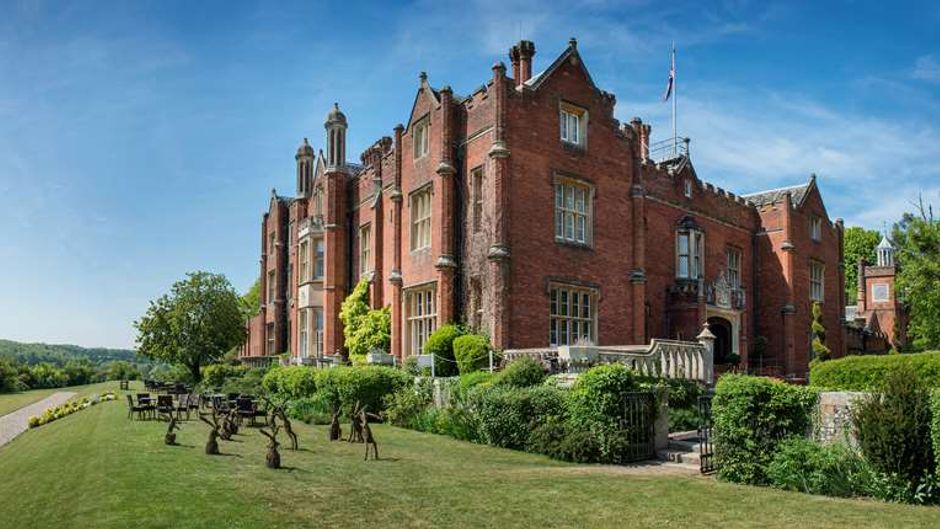 De Vere Latimer Estate Exterior