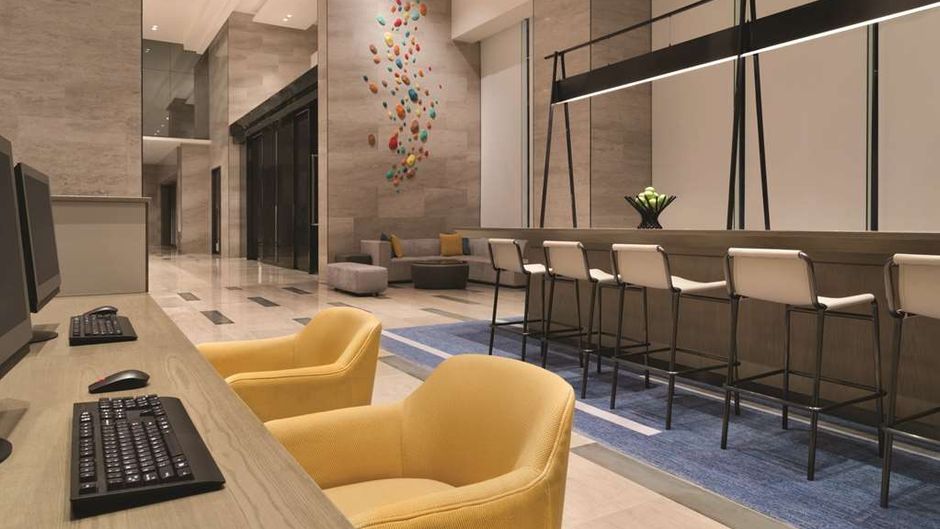 Hyatt Place Zhuhai Jinshi Lobby