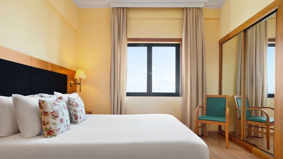 Ramada Athens Attica Riviera Suite