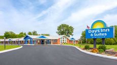 Days Inn & Suites