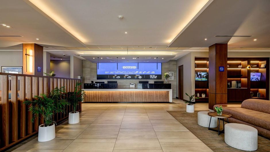 Wyndham Santiago Aeropuerto Lobby