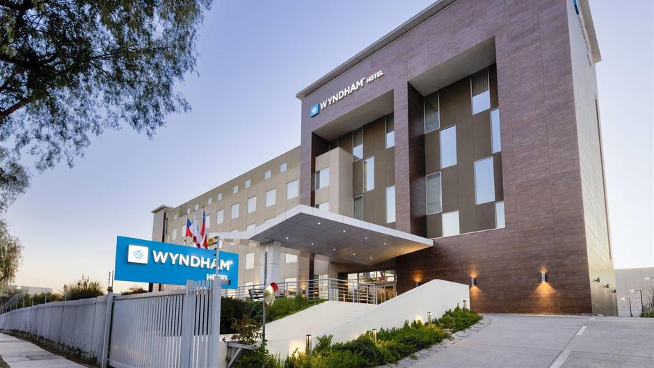 Wyndham Santiago Aeropuerto Exterior