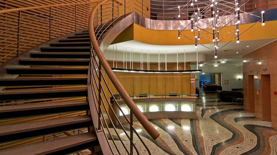 SANA Sesimbra Hotel Lobby