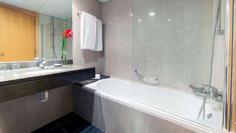 SANA Sesimbra Hotel Room