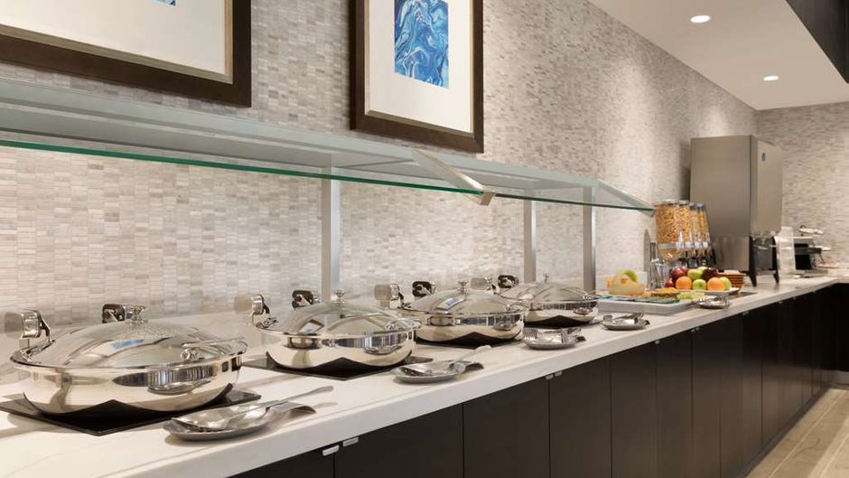 Embassy Suites by Hilton Toronto Airport Restaurant
