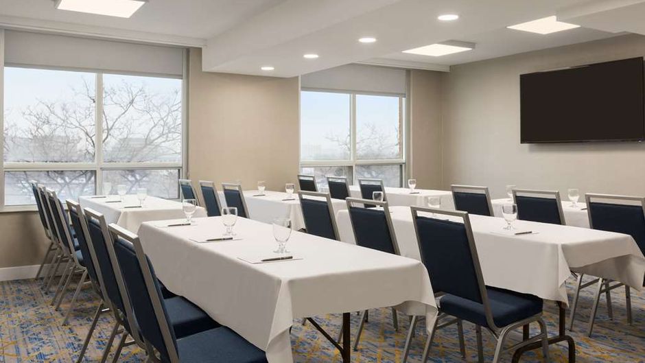 Embassy Suites by Hilton Toronto Airport Meeting