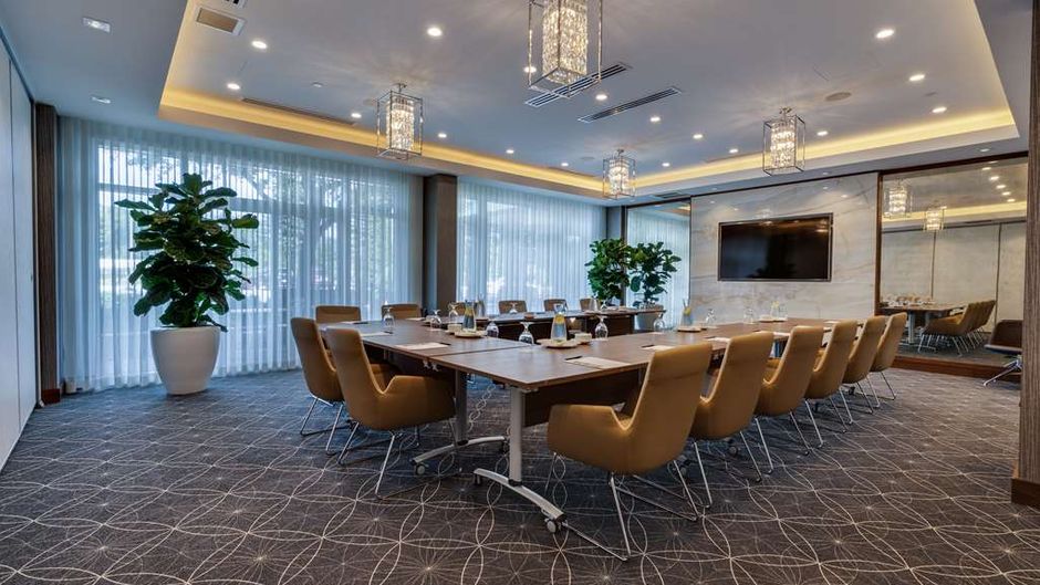 Chateau Vaudreuil Suites Hotel Meeting