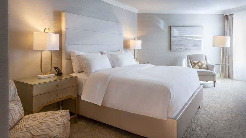 Chateau Vaudreuil Suites Hotel Room