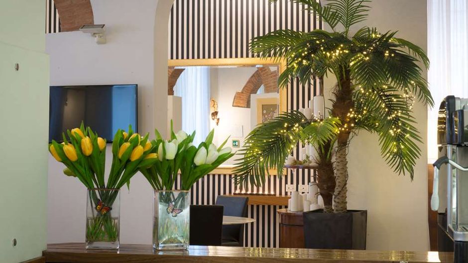 De La Pace, Sure Hotel Collection by BW Lobby