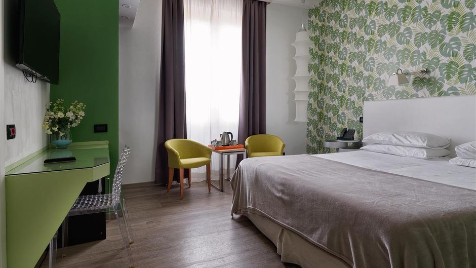 De La Pace, Sure Hotel Collection by BW Room