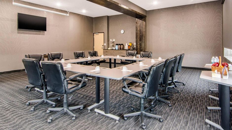 Comfort Inn & Suites North Battleford Meeting