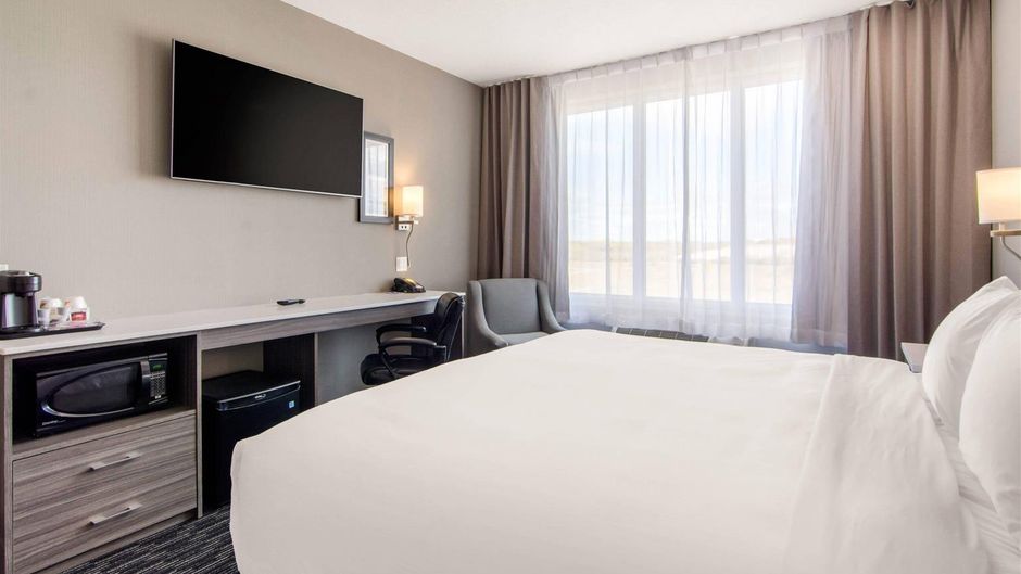 Comfort Inn & Suites North Battleford Room