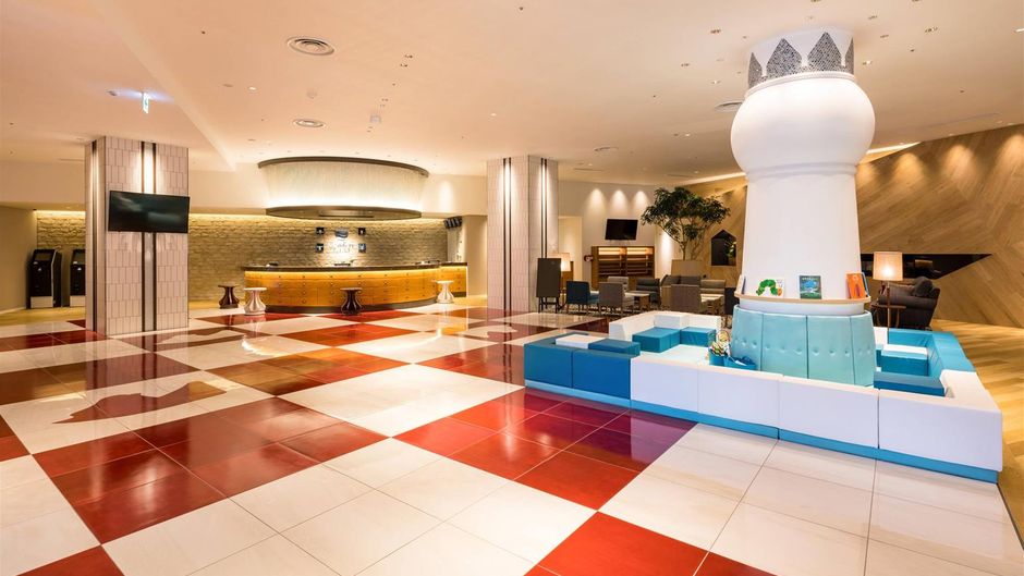 Comfort Suites Tokyo Bay Lobby