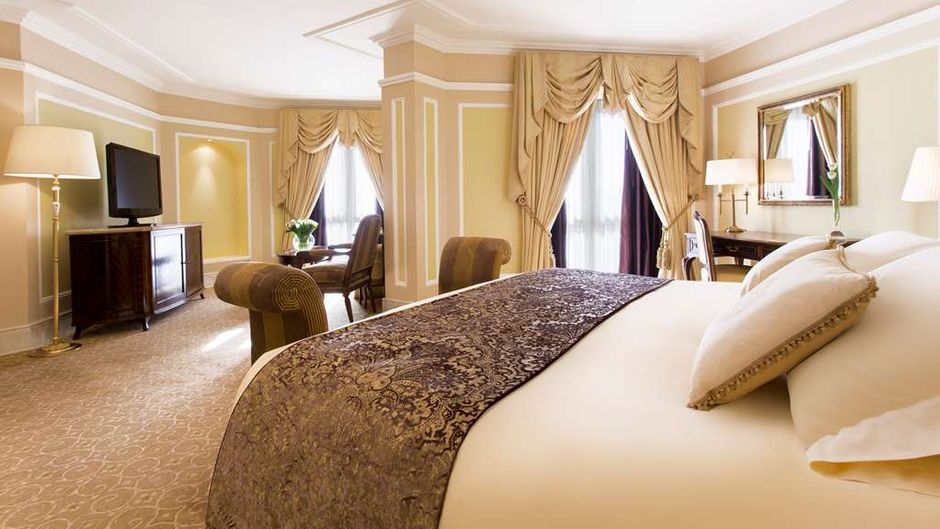 The Regency Hotel Kuwait Suite