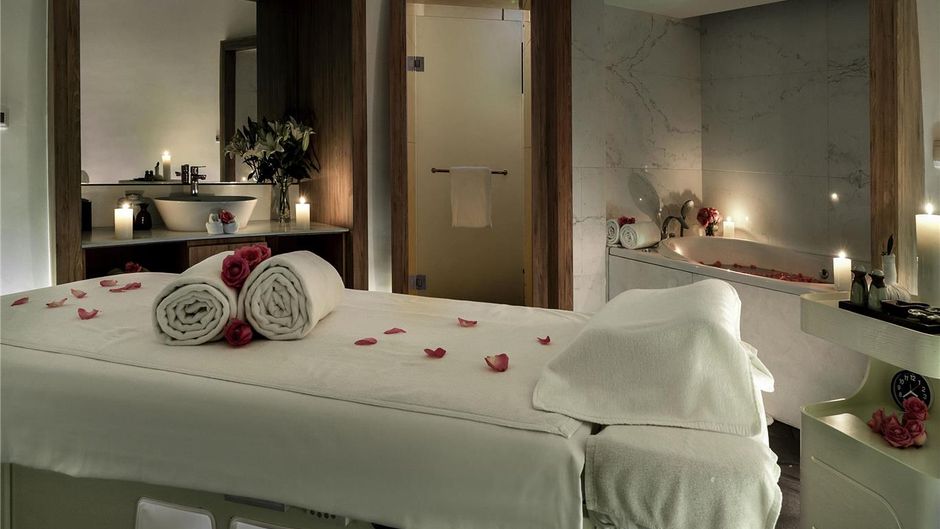 Pullman Yangon Centrepoint Hotel Spa