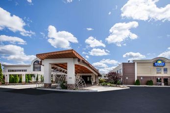 Days Inn & Suites Rochester Hills