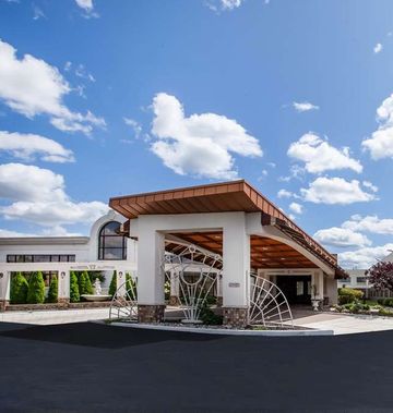 Days Inn & Suites Rochester Hills