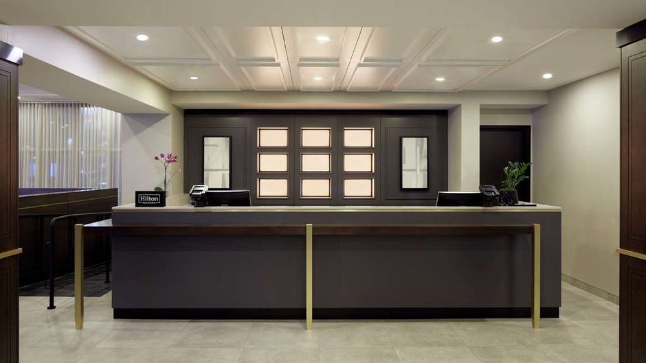 DoubleTree by Hilton Montreal Airport Lobby