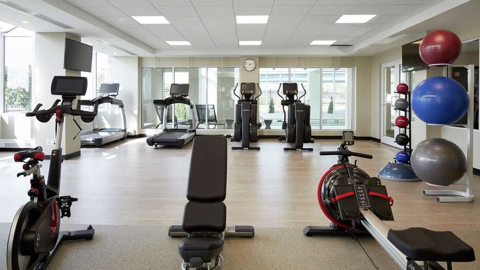 DoubleTree by Hilton Montreal Airport Health