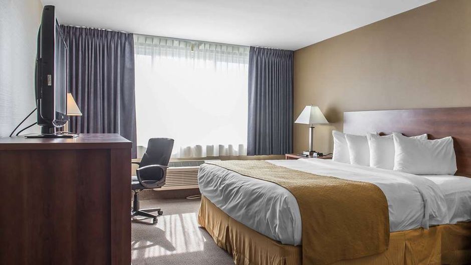 Ramada Plaza Montreal Room