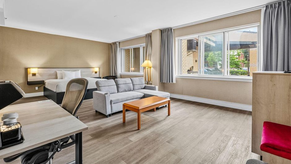 Ramada Plaza Montreal Suite