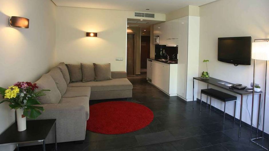 Jardines de Sabatini Apartosuites Suite