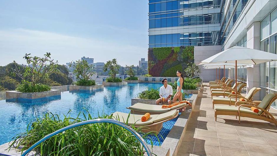 Shangri-La Hotel Bengaluru Pool