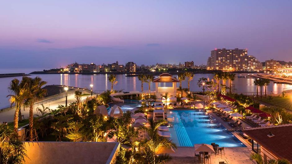 DoubleTree by Hilton Okinawa Chatan Pool