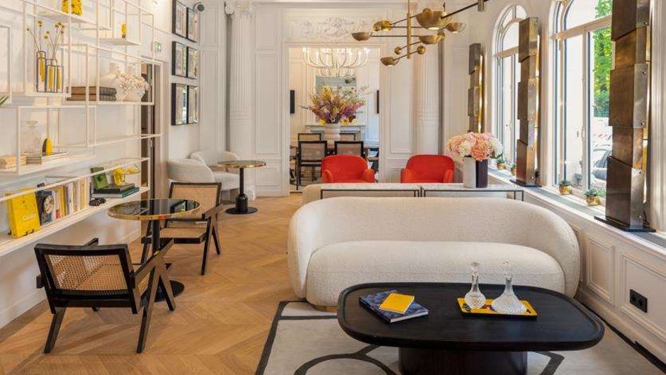 Solly Hotel Lobby