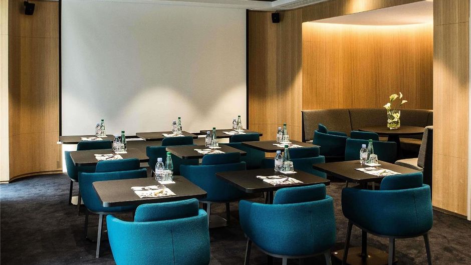 Mercure Paris 17 Batignolles Exterior