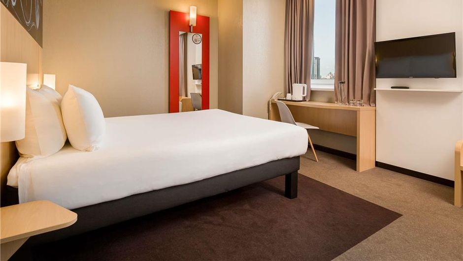 Ibis Kyiv Railway Station Room