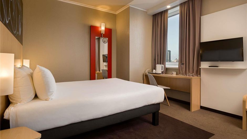 Ibis Kyiv Railway Station Room
